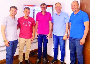 Laranja da Terra e Itaguaçu fazem visitas em Linhares.