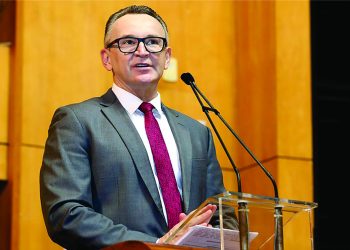 Aprovadas propostas de Majeski que evitam descontos no Bônus Desempenho por Covid e Influenza