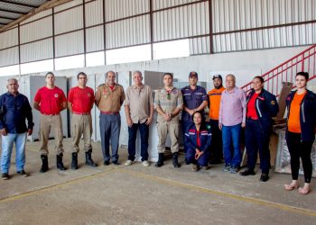 Prefeito faz entrega para os Bombeiros de Baixo Guandu.