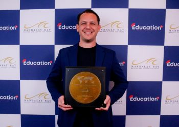 Colatinense Rony Jabour recebe prêmio “Excelência em Liderança em Educação”, em Las Vegas, nos Estados Unidos.