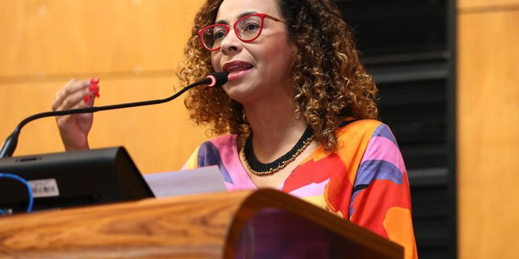 Iniciativa prevê licença menstrual de três dias para servidoras