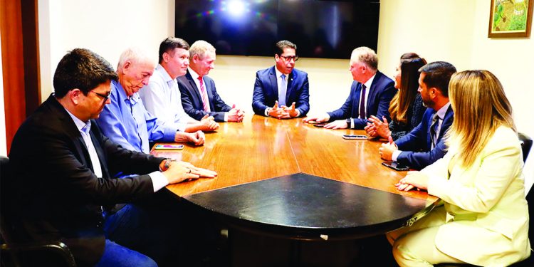 Encontro reafirma parcerias pelo desenvolvimento do ES