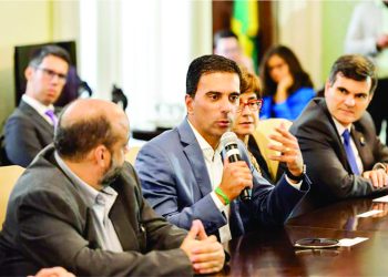 Findes e Apex Brasil vão ajudar empresas capixabas a exportar