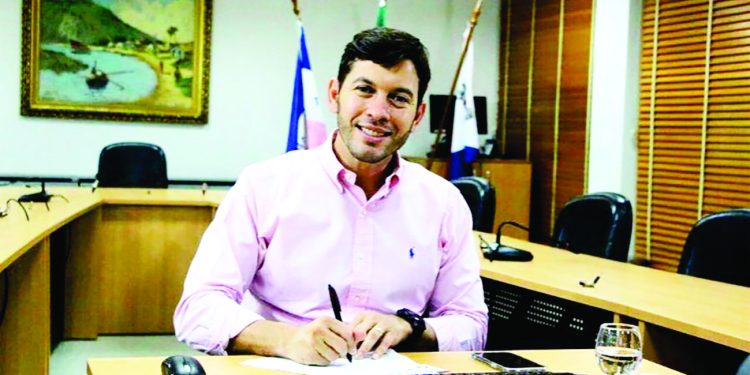 Prefeito vai dar 44,5% de aumento para os conselheiros tutelares de Vila Velha 1 Prefeito vai dar 44,5% de aumento para os conselheiros tutelares de Vila Velha