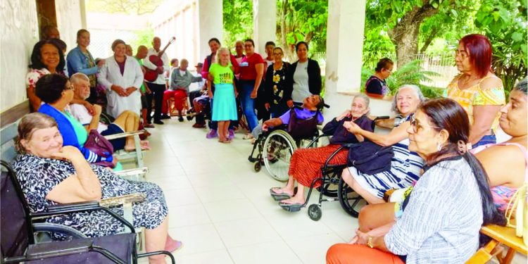 Visita ao Lar Ângelo Passos em Baixo Guandi