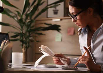 Com o aumento do salário mínimo, confira como fica a contribuição do MEI em 2024