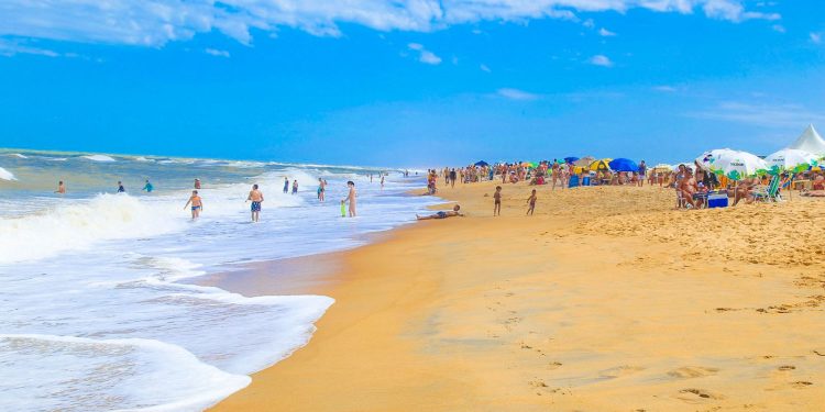 Balneabilidade: Praias de Linhares estão liberadas para banho