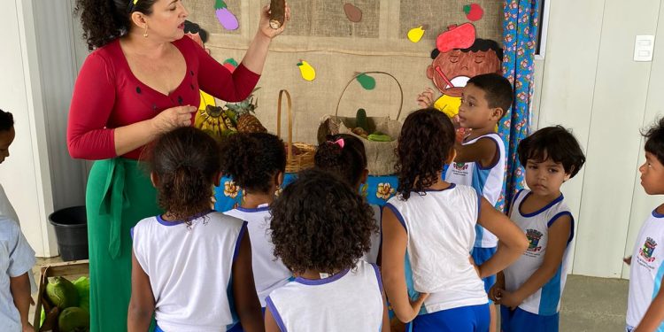 Ceim Rio Doce, no bairro Aviso, ensina estudantes sobre alimentação saudável