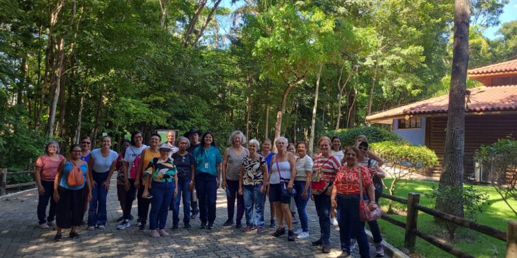 Idosos de Campo Grande participam de visita monitorada com atividades de lazer e integração. 1 Idosos de Campo Grande participam de visita monitorada com atividades de lazer e integração.