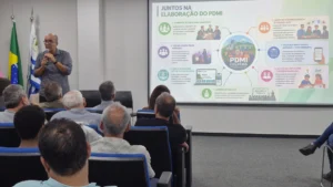 Promovida pela Prefeitura de Colatina, por meio da Secretaria Municipal de Habitação e Regularização Fundiária e da Secretaria Municipal de Desenvolvimento Urbano e Meio Ambiente 2 D664C422C92B43DE95BC27666D7FA778