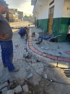 Conceição da Barra: falta pouco para a conclusão das obras na Avenida Pai João, com recursos do Fundo Cidades. 2 pavimentacao 4